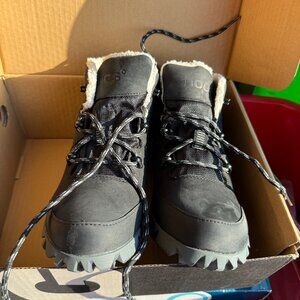 Bogs Winter Boots - Arcata Urban Leather Mid Winter Womens Boot Waterproof